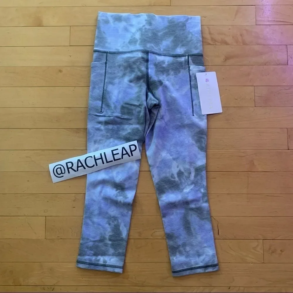 Salutation Stash Pocket II Textured Capri